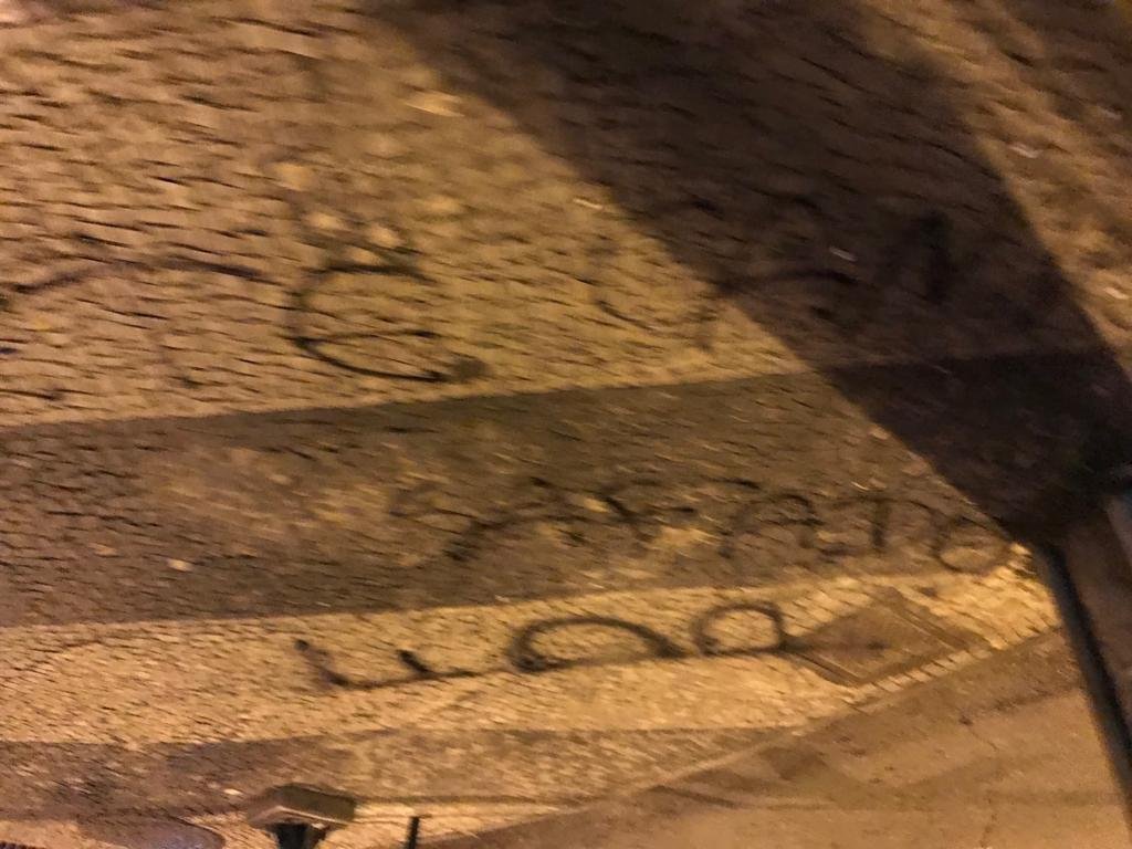 Imagens do protesto da torcida do Atltico na sede de Lourdes