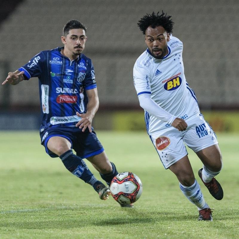 Cruzeiro venceu URT por 2 a 0, com gols de Manoel e Marcinho, e chegou a quatro pontos no Campeonato Mineiro