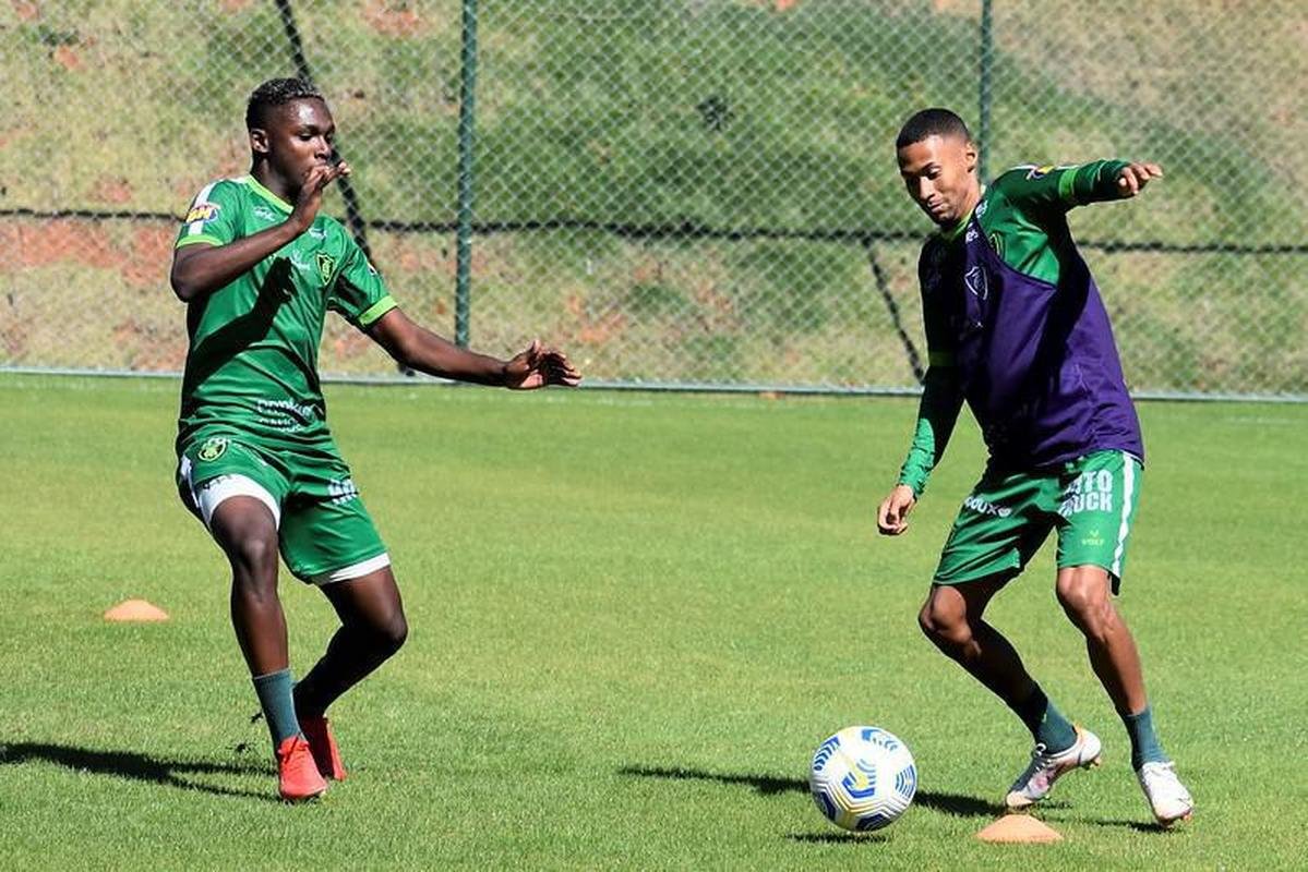 Amrica se reapresentou nesta tera-feira e deu incio  preparao para duelo com o Atltico-GO, pela 14 rodada da Srie A.