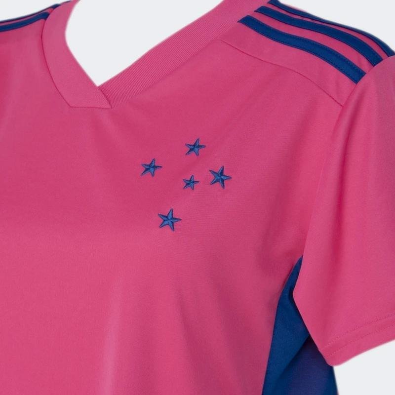 Nova camisa rosa do Cruzeiro, fornecida pela Adidas