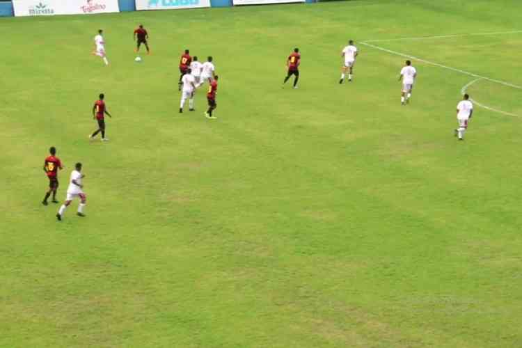 Cruzeiro pressiona até o fim, vence e avança na Copa do Brasil