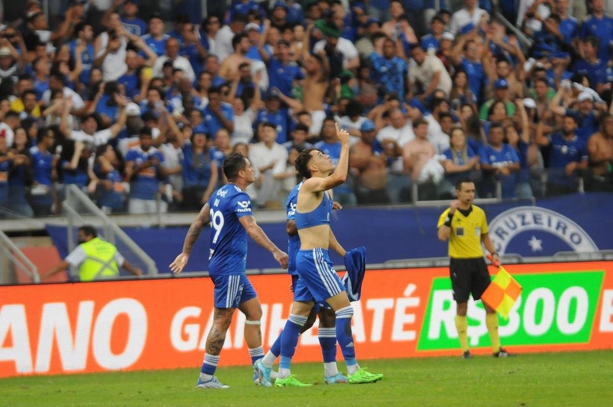 Fotos da partida entre Cruzeiro e Bahia, no Mineir�o, pela 20� rodada da S�rie B do Brasileiro