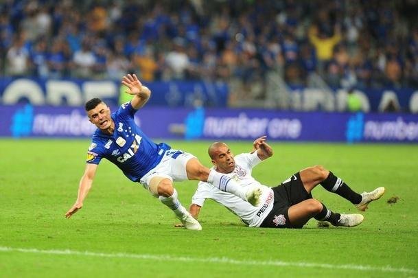 Cruzeiro venceu Corinthians por 1 a 0, nesta quarta-feira, no Mineiro, pela partida de ida da final da Copa do Brasil
