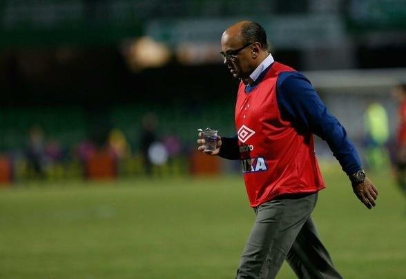Imagens da partida entre Coritiba e Cruzeiro, no Couto Pereira, em Curitiba, pela primeira rodada do Campeonato Brasileiro
