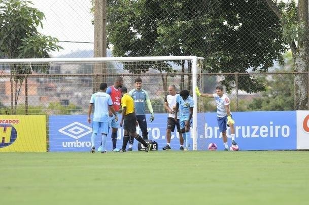 Com gols de Judivan e Rafael Sobis, Cruzeiro venceu Betinense por 2 a 0 em jogo-treino