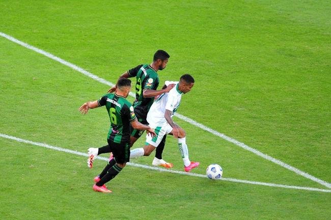 Fotos do jogo entre Amrica e Juventude, no Independncia, em Belo Horizonte, pela sexta rodada da Srie A do Brasileiro