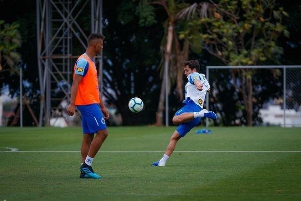 Treino do Cruzeiro nesta segunda-feira, na Toca da Raposa II. Time de Rogrio Ceni enfrenta o Cear na quarta-feira, s 19h30, no Castelo, em Fortaleza, pela 21 rodada do Campeonato Brasileiro