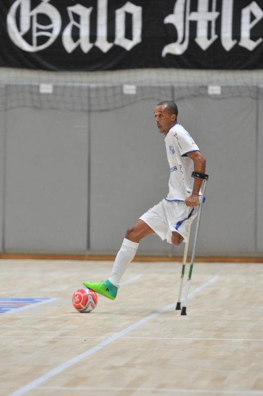 Jogo festivo e solidrio reuniu craques do futsal mineiro em BH