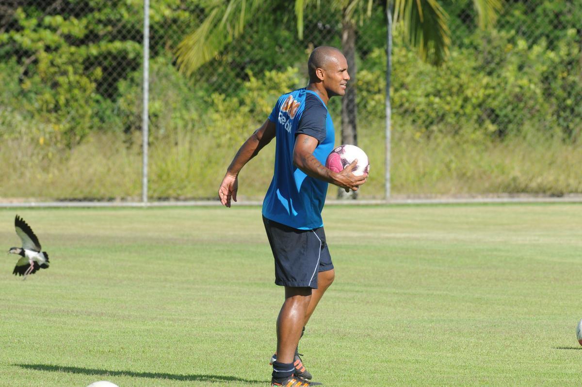 Amaral (volante) - com bom chute de média e longa distância, o ex-meio-campista do América chegou ao Cruzeiro em janeiro de 2012 e até começou a temporada como titular, mas sem atuações convincentes. Deixou o elenco meses depois, sendo repassado por empréstimo ao Botafogo.