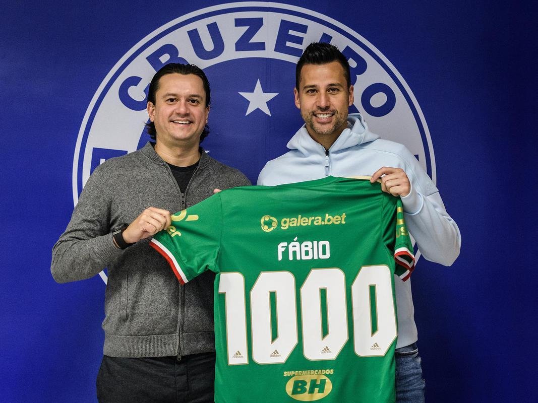 F�bio n�o chegou � sonhada marca de 1000 jogos pelo Cruzeiro. Ele acertou contrato para 2022, mas acabou dispensado pela gest�o da SAF do Cruzeiro antes do in�cio da temporada 