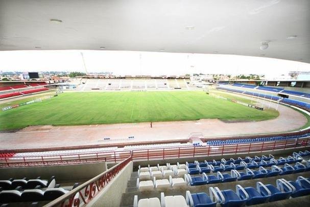 Rei Pelé - tanto CSA quanto CRB jogarão no principal estádio de Maceió-AL, cuja capacidade é para 17.126 torcedores.