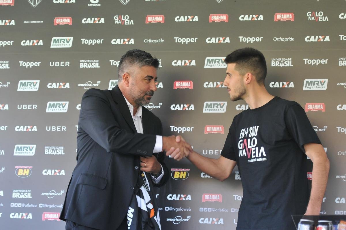 Veja imagens da apresentao de Martn Rea no Atltico