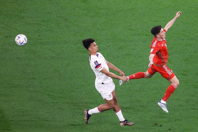 Fotos do jogo entre Estados Unidos e Pas de Gales no Estdio Ahmad bin Ali, pelo Grupo B da Copa do Mundo, no Catar