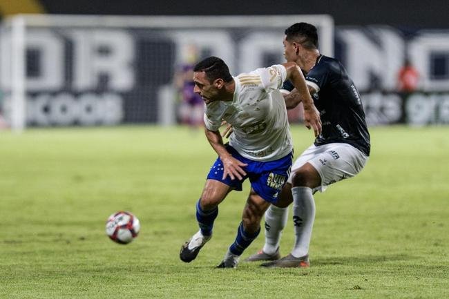 Fotos do jogo entre Remo e Cruzeiro, no Estdio Baeno, em Belm, pela 13 rodada da Srie B do Campeonato Brasileiro