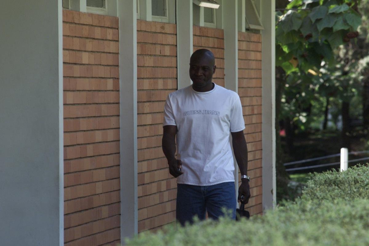 Fotos da passagem do jogador Rincn pelo Cruzeiro, em 2001.  Ele faleceu aos 55 anos nesta quarta-feira (13/4/2022), aps sofrer acidente automobilstico em Cali, na Colmbia, no dia 11.