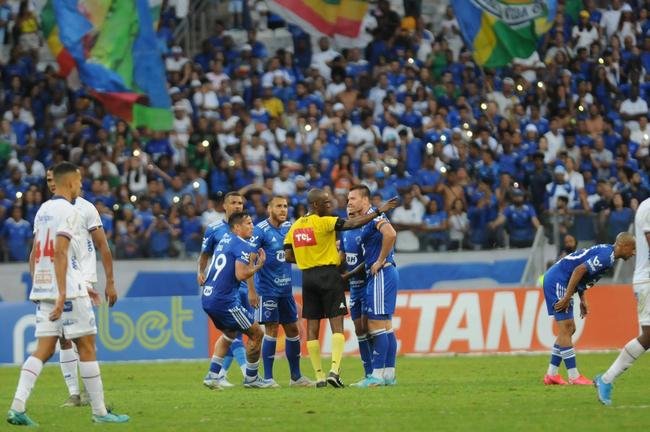 Fotos da partida entre Cruzeiro e Bahia, no Mineiro, pela 20 rodada da Srie B do Brasileiro