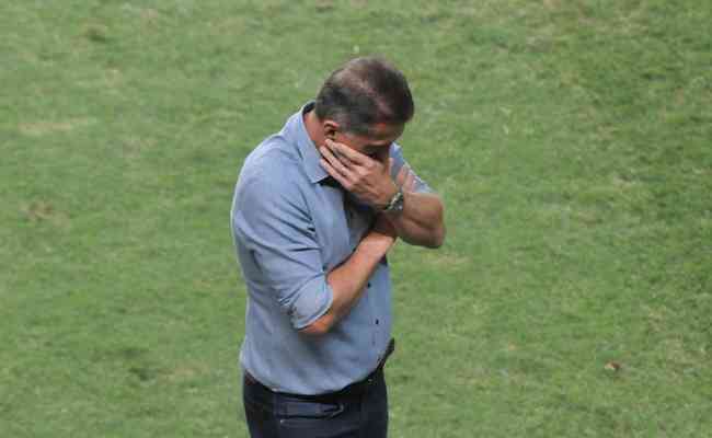 Vagner Mancini deixou o comando do América para assumir o Grêmio