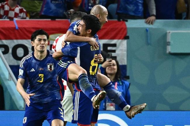 Lances da partida entre Japo e Crocia, pelas oitavas de final da Copa do Mundo.