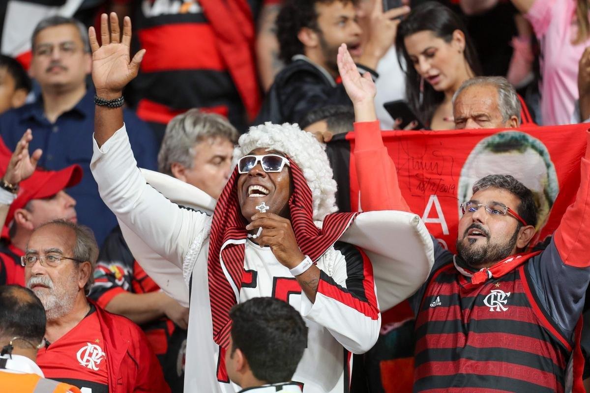 Torcidas de Liverpool e Flamego na final do Mundial de Clubes, em Doha, no Catar