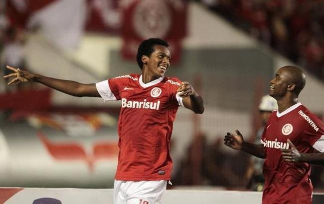 J� vive a expectativa de jogar e vencer o Mundial pelo Galo e a Copa pelo Brasil