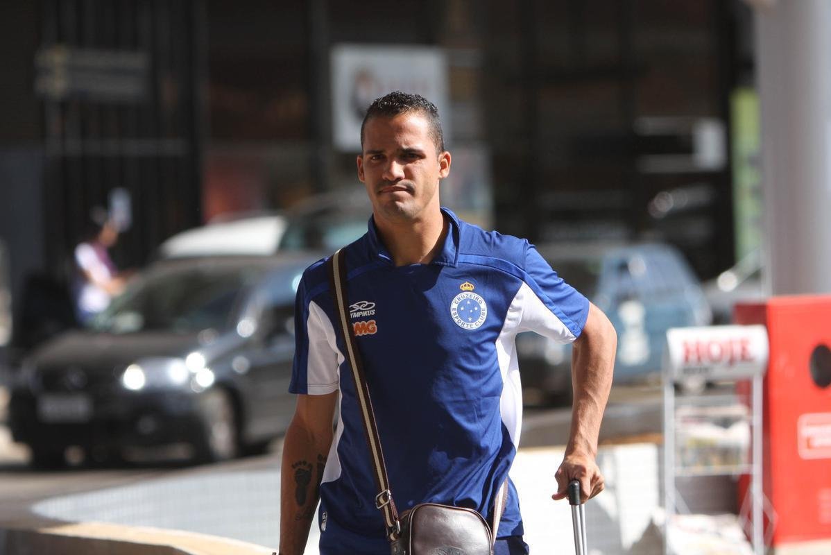 Anselmo Ramon (atacante) - vendido em janeiro de 2015 ao Hangzhou Greentown, da China, por 3 milhes de dlares (R$8,04 milhes)