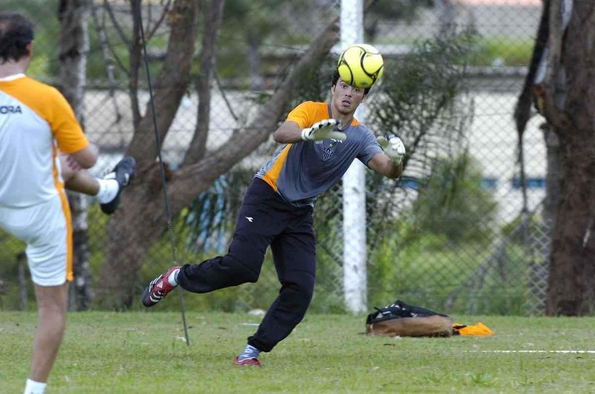 S�rvulo - 2008: foi mais uma aposta do Atl�tico para defender a meta do clube. Por�m, quase n�o teve chances. Sem muito espa�o, atuou apenas em dois amistosos no in�cio de 2008. Sofreu um gol.