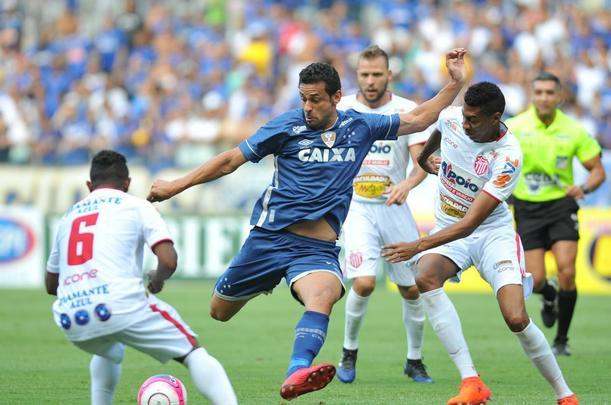 Fotos de Cruzeiro x Villa Nova, no Mineiro, pela stima rodada do Campeonato Mineiro
