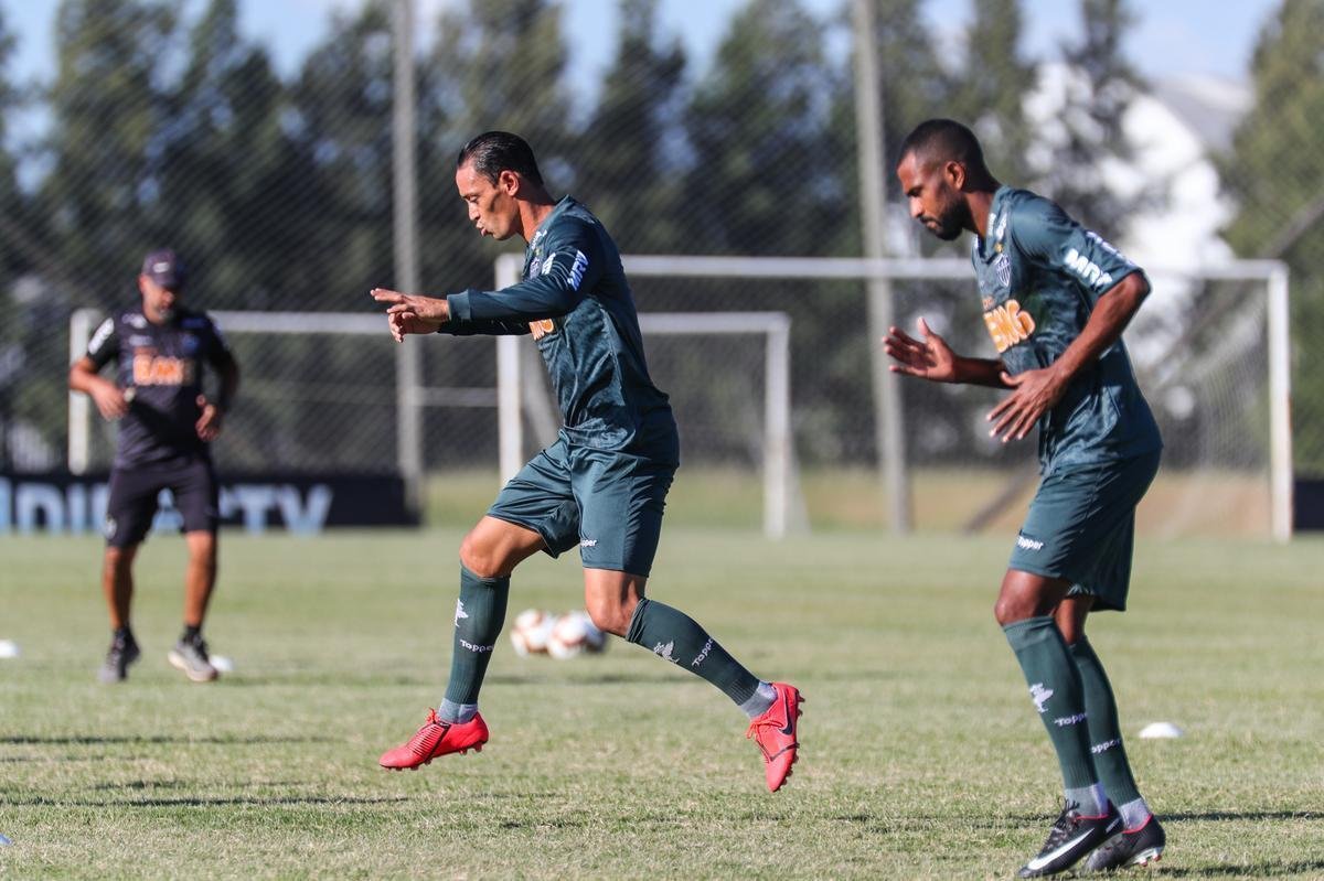 Jogadores do Atltico treinaram no CT do Danubio, em Montevidu, nesta tera-feira