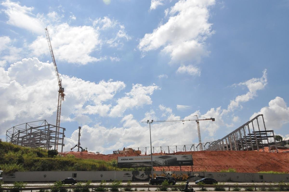 Arena MRV completa um ano de obras neste 20 de abril de 2021. Veja como est o andamento da construo do estdio do Atltico, que tem previso de ficar pronto em outubro de 2022. Sero 46 mil lugares, 2.333 vagas de estacionamento, 40 bares e 80 camarotes. O empreendimento fica no bairro Califrnia, em Belo Horizonte. (Fotos de Gladyston Rodrigues/EM/D. A Press)