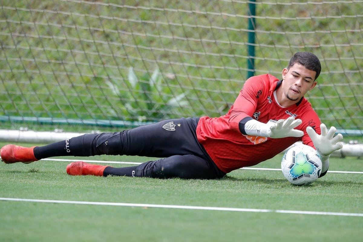 Veja fotos do treino do Atltico