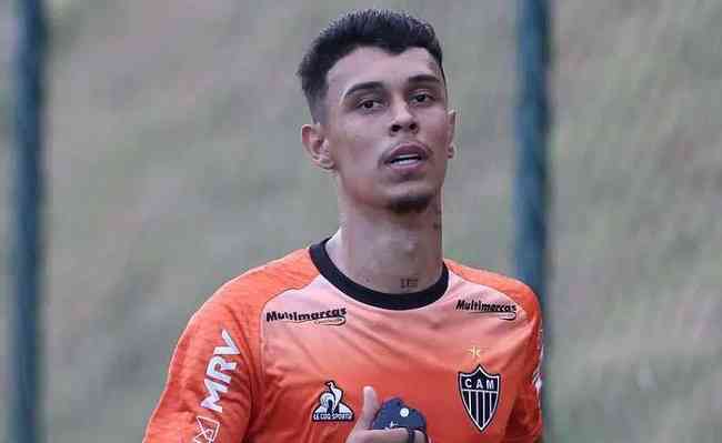 Vitor Mendes foi pouco aproveitado no profissional do Atltico e deve ser emprestado ao Fluminense
