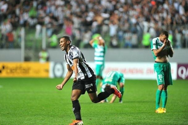 Elias marcou em chute de fora da rea e deu a vitria ao Atltico sobre La Equidad