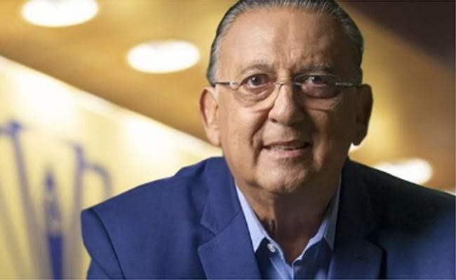 Galvo Bueno classificou como 'burrice' e 'incompetncia' a troca de Dorival Jnior por Vtor Pereira