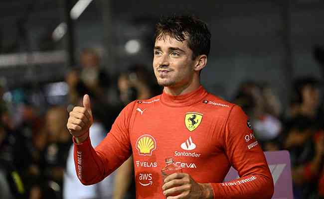 Charles Leclerc vence primeira sessão de treinos livres em