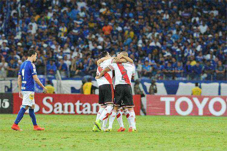 Cruzeiro fica no 0 x 0 com River e decide vaga na Libertadores em casa