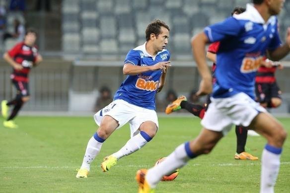 Imagens da partida entre Cruzeiro e Vitria