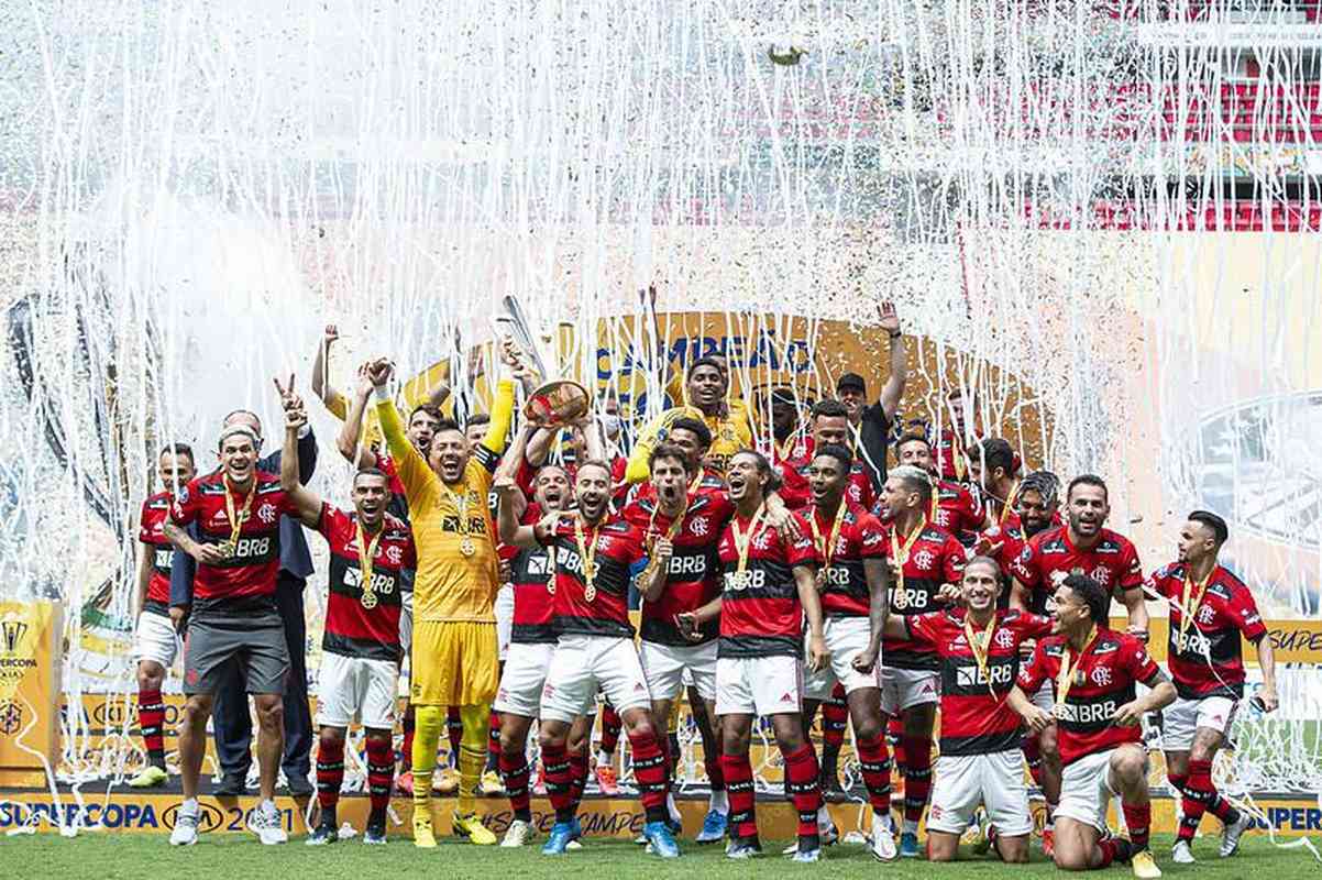 Em 2021, o Flamengo conquistou a Supercopa do Brasil em final disputada contra o Palmeiras. O jogo foi decidido com vitria rubro-negra por 6 a 5 nos pnaltis, aps empate por 2 a 2 no tempo regulamentar