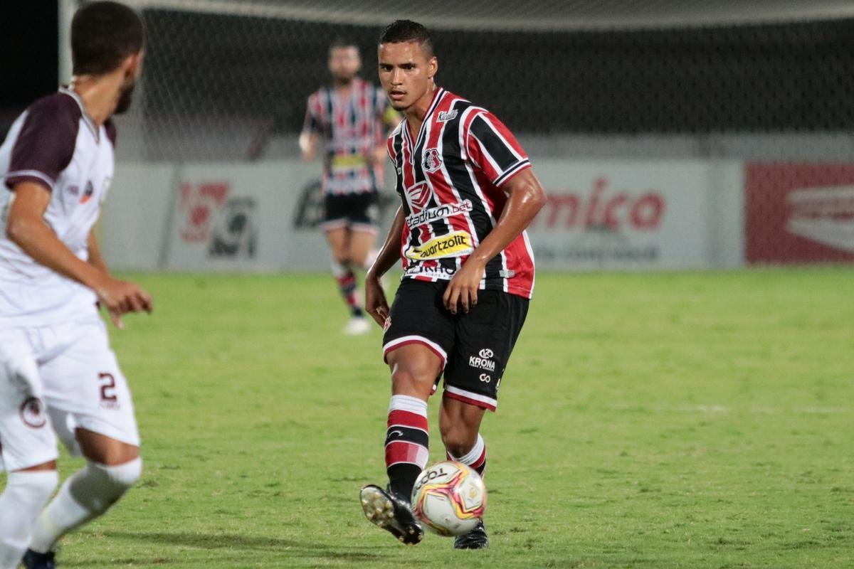 No Arruda, Jacuipense saiu na frente, com Railan. Mayco Félix, com dois gols, virou para o Santa. Os dois gols de Dinei, viraram novamente o placar, mas, nos minutos finais, Toty empatou para o Tricolor.