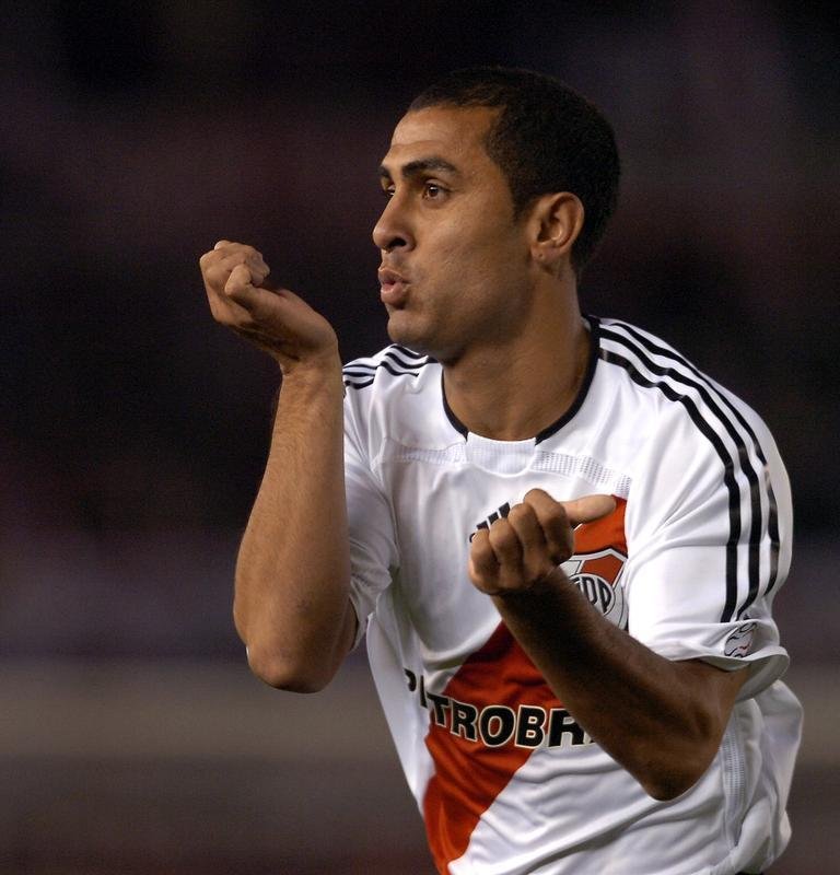 Em 2006, o River Plate-ARG passou com trs vitrias, um empate e trs derrotas. O time foi eliminado nas quartas de final.