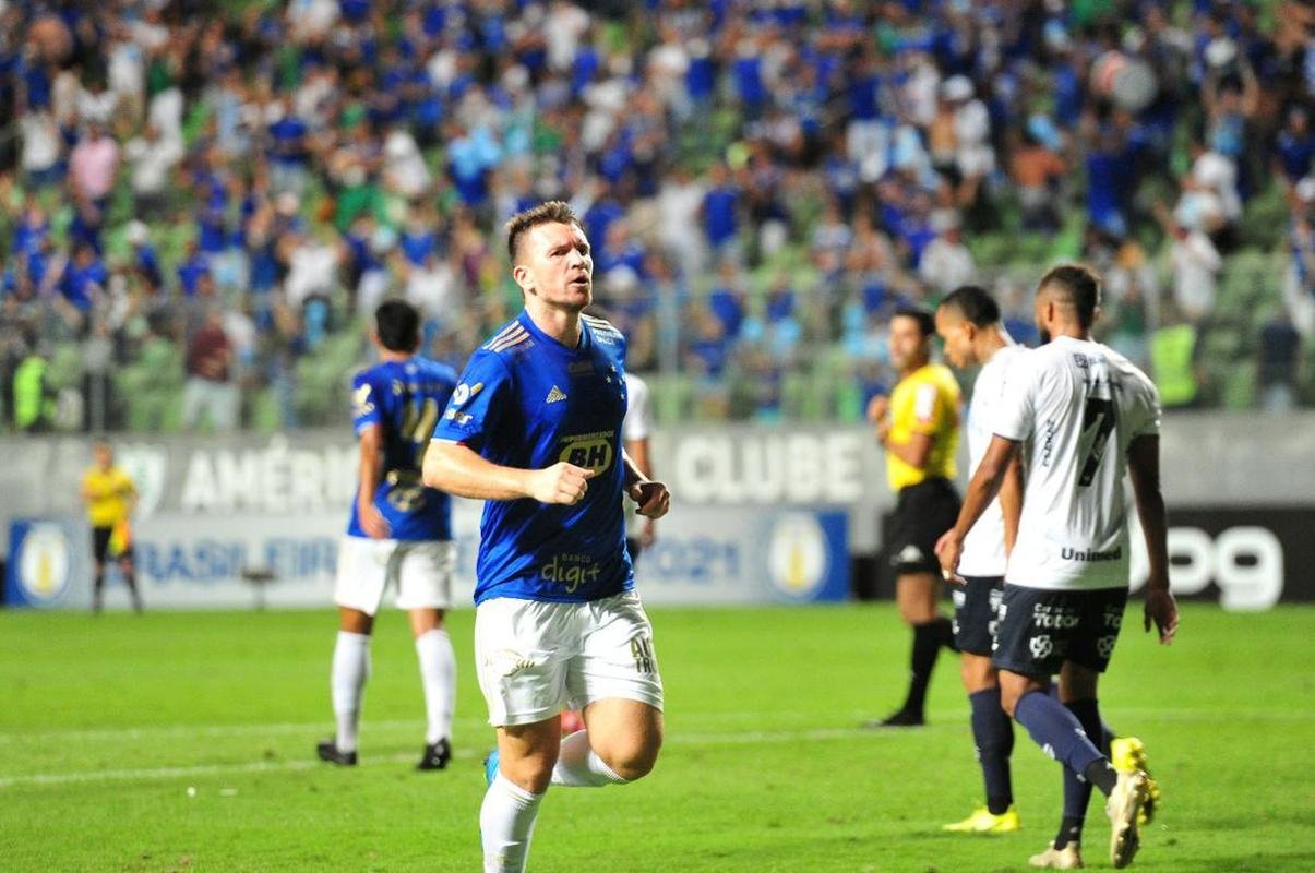 Fotos do jogo entre Cruzeiro e Remo, no Independncia, em BH, pela 32 rodada da Srie B do Brasileiro