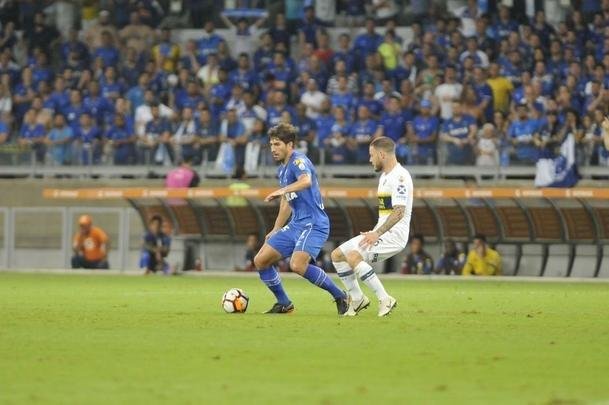 Lances do primeiro tempo de Cruzeiro e Boca Juniors, no Mineiro, pela Copa Libertadores