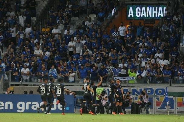 Equipes se enfrentaram pela sexta rodada do Grupo B da Copa Libertadores