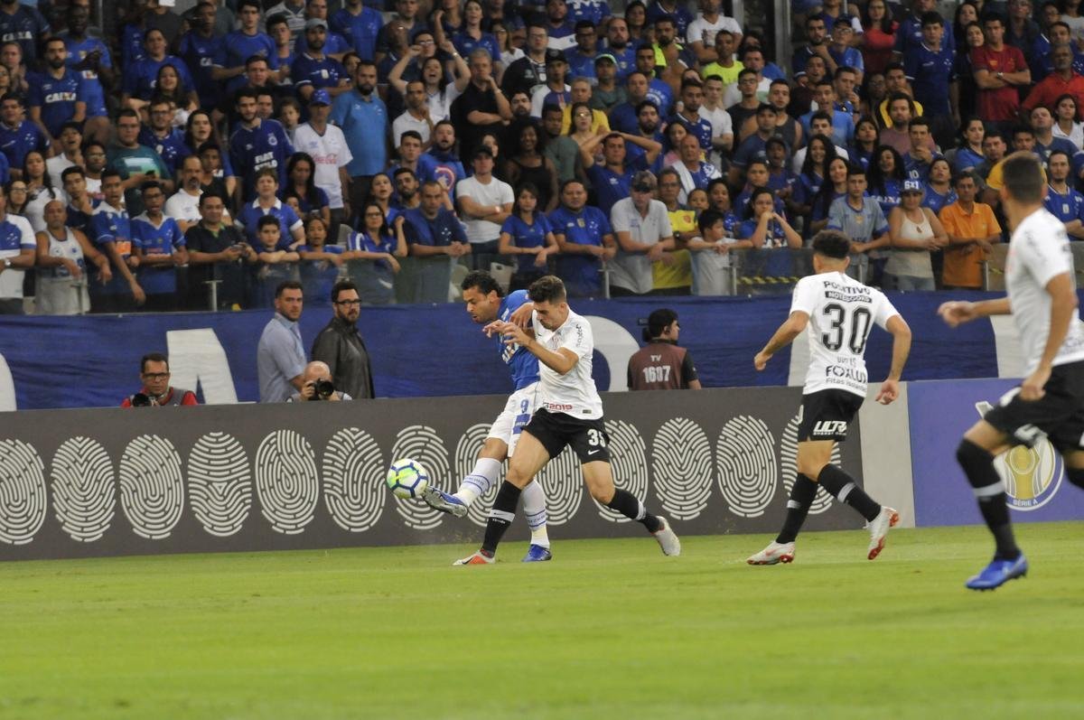 Fotos de Cruzeiro x Corinthians, no Mineiro, pela 34 rodada do Campeonato Brasileiro