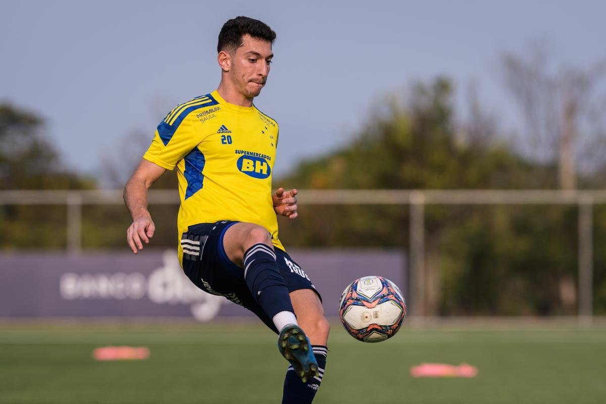 Fotos do treino do Cruzeiro na Toca da Raposa II nesta segunda-feira