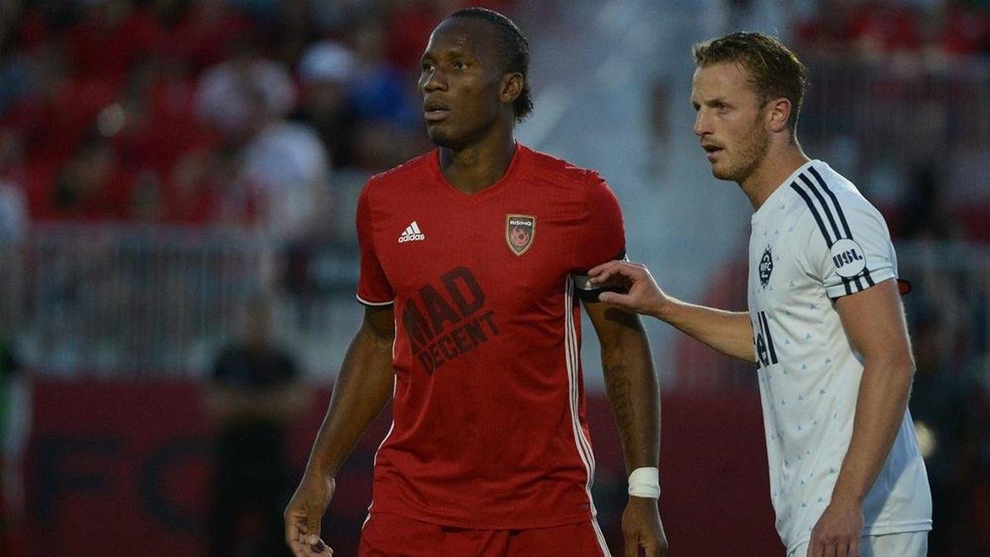 Drogba comprou aes no Phoenix Rising-EUA e jogou pelo clube