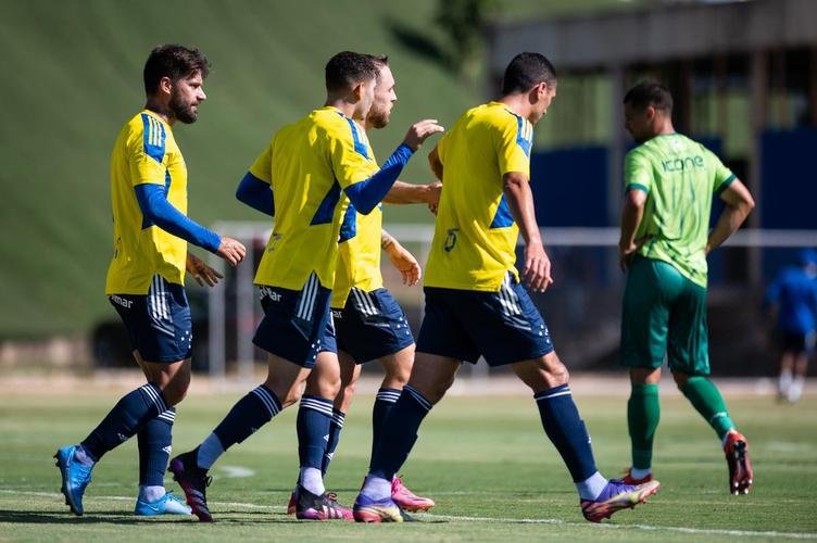 Cruzeiro empatou por 1 a 1 com o Boavista-RJ em jogo-treino realizado neste sbado (22/5), na Toca da Raposa II. Rafael Sobis marcou o gol celeste, enquanto Douglas Pedroso fez para a equipe do Rio de Janeiro.