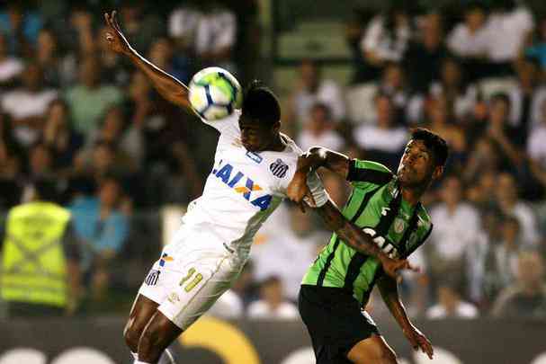 Imagens do jogo entre Santos e Amrica