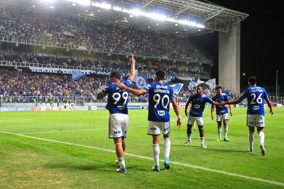 O Cruzeiro goleou o Nutico por 4 a 0 no Independncia, em Belo Horizonte, na 26 rodada da Srie B