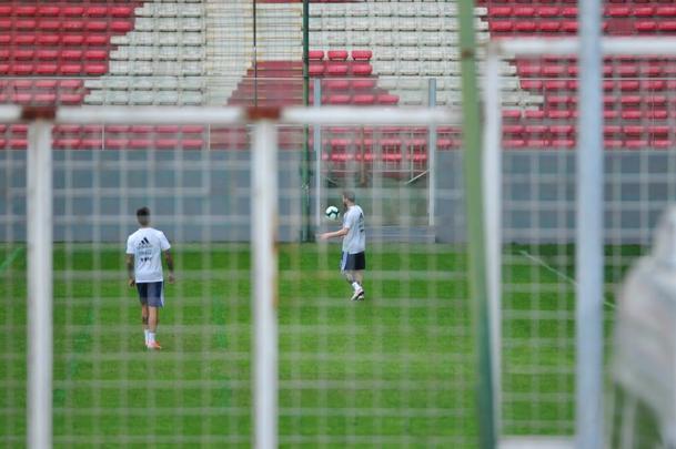 Argentina treina em Belo Horizonte para enfrentar o Paraguai