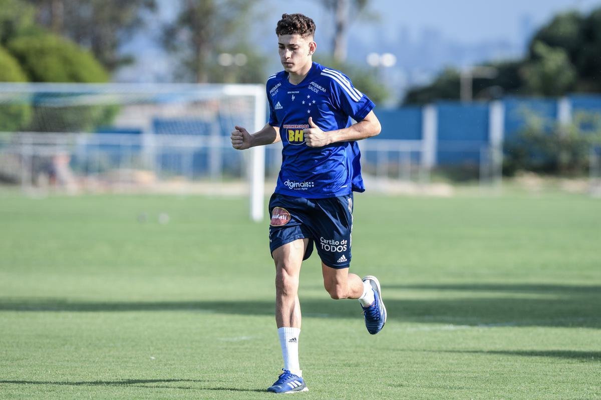 Imagens do treino do Cruzeiro neste domingo (8/11)